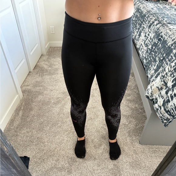 ✔️Like New Nike Dri-Fit Leggings - Picture 6 of 6